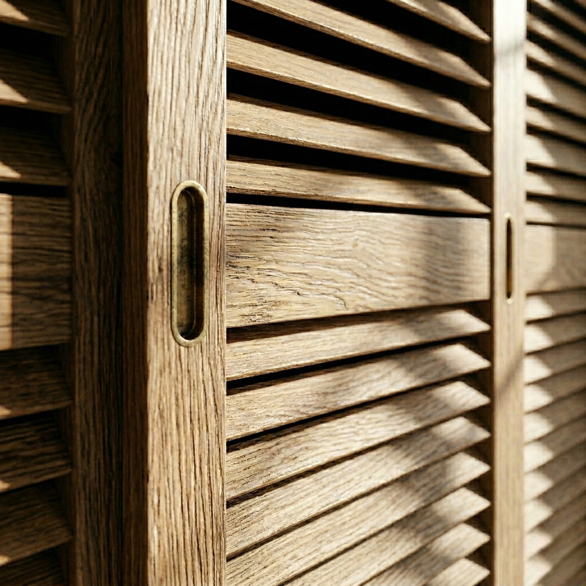 Warm Nat Closet Hover